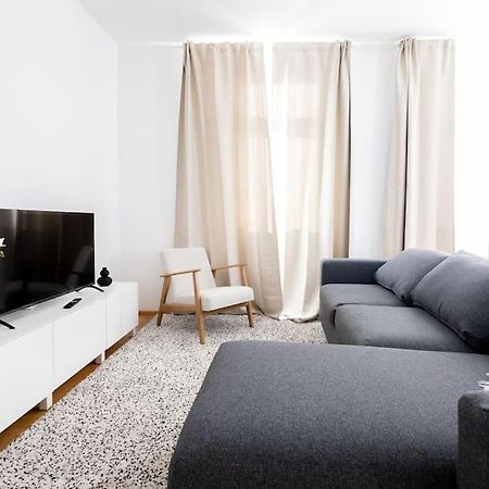 Orestaliving- 3Br On The Daube Canal/Friedensbruecke Wina Bagian luar foto