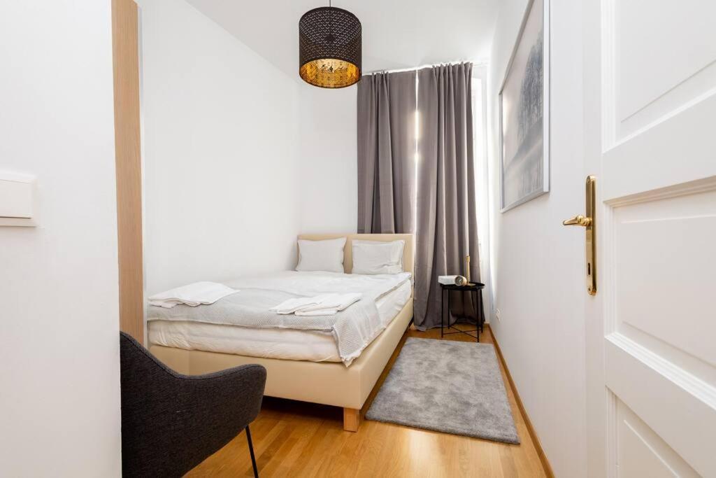 Orestaliving- 3Br On The Daube Canal/Friedensbruecke Wina Bagian luar foto